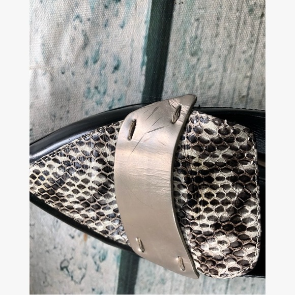 Nicholas Kirkwood 38 black loafer flats snake print leather pointed toe Womens - Picture 8 of 13